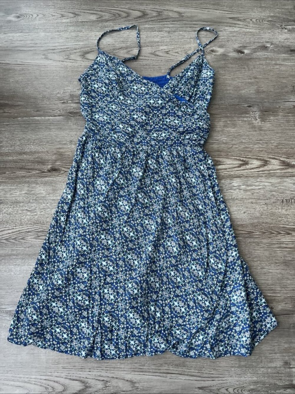 Abercrombie &‎ Fitch Smocked Sundress S Blue Floral Spaghetti Strap Fit Flare